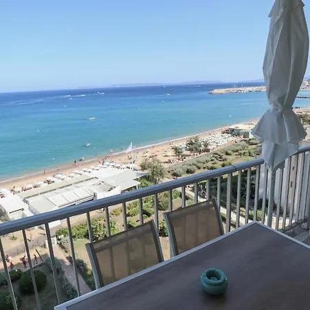 Daire Bord De - En Front De Le Lavandou